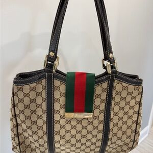 Gucci GG Sherry Shoulder Bag